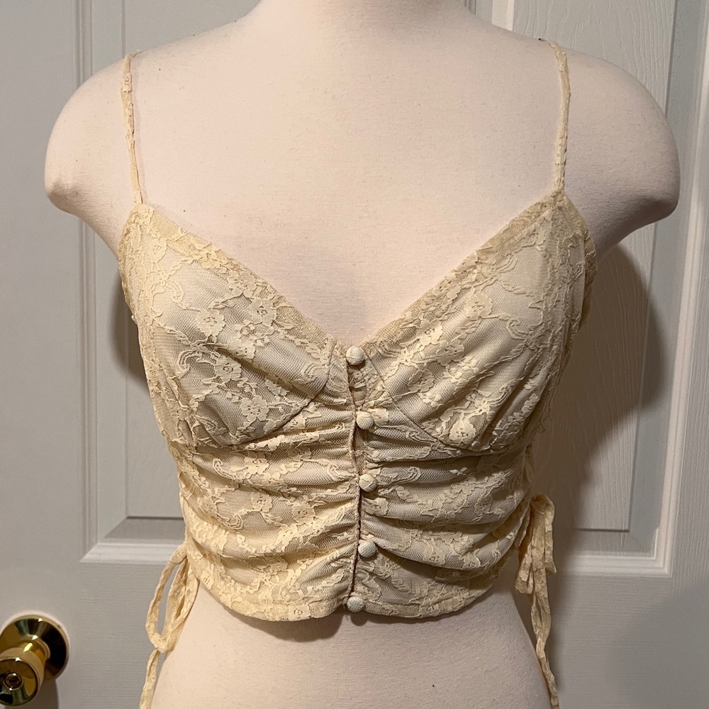 Le Lis Cream Lace Blouse